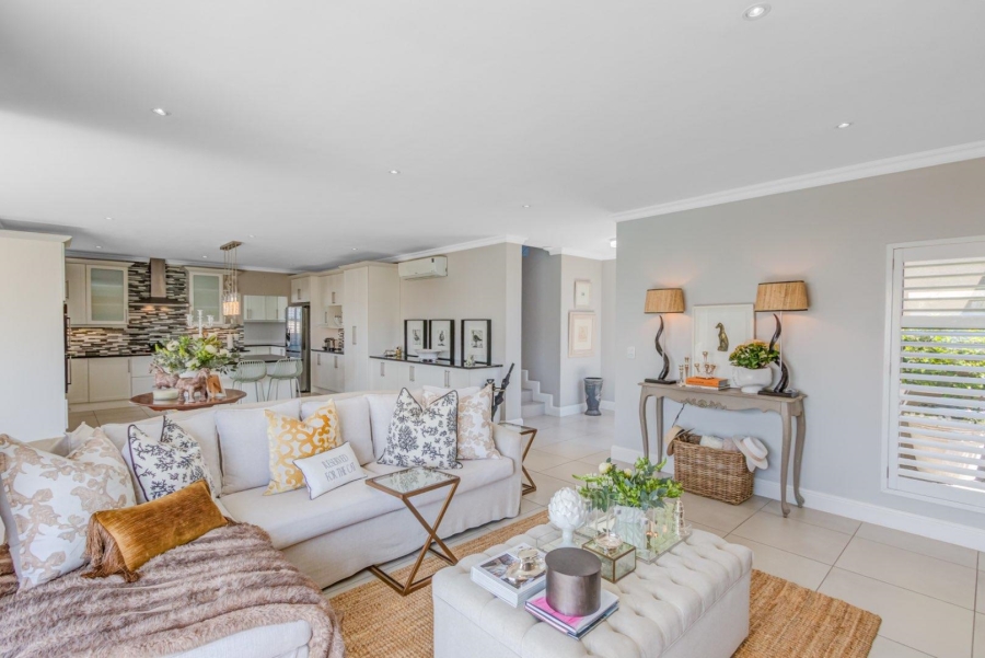 5 Bedroom Property for Sale in Kingswood Golf Estate Western Cape